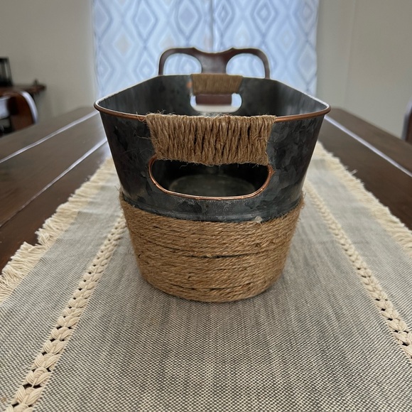 Galvanized &Rope Oval Rustic Farmhouse Container New - Picture 3 of 5